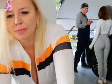 Chaturbate Live Sex Cam of tunderose