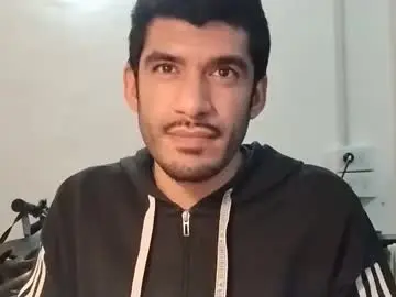 Chaturbate Live Sex Cam of uncutcharly91