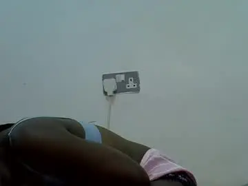 Chaturbate Live Sex Cam of creamyypussyy
