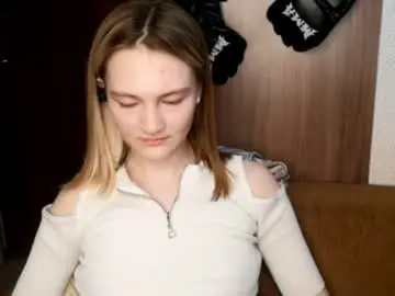 Chaturbate Live Sex Cam of shelliegoza