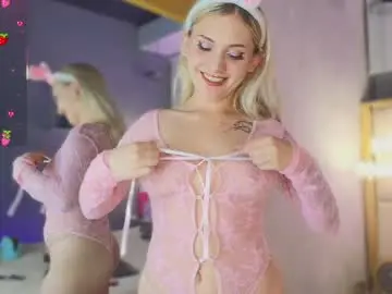 Chaturbate Free Live Porn of mariluu_