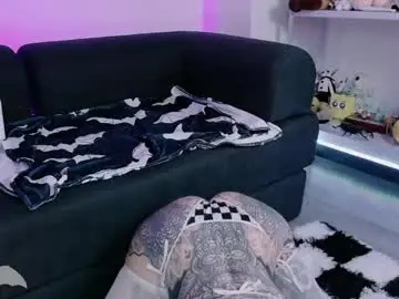 Chaturbate Live Sex Cam of herinfernalmajesty