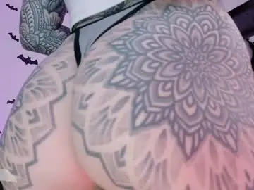 Chaturbate Live Sex Cam of herinfernalmajesty