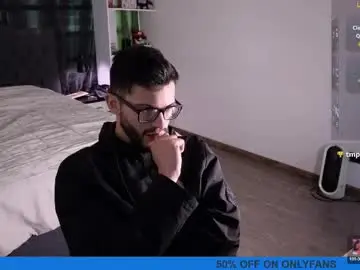 Chaturbate Nude Webcam of phantom_bigger1
