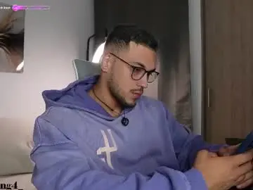Chaturbate Live Sex Cam of andy_weld