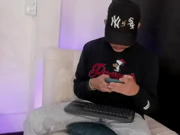 Chaturbate Live Sex of nico_saint_