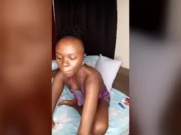 Chaturbate Best live sex cam show of pettitemellany