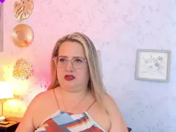 Chaturbate Watch Live Sex Cams of martinacurvy_