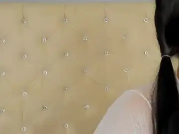Chaturbate Live Sex Cam of violetbloomm