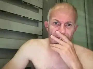 Chaturbate Live Sex Cam of briantimes