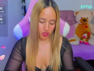 Chaturbate Adult Video Chat of ema_tayy