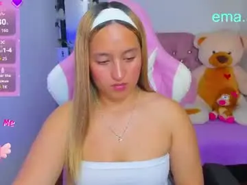 Chaturbate Live Porn of ema_tayy