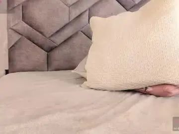 Chaturbate Live Sex Cam of tahliamoreau
