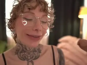 Chaturbate Live Sex Cam of fuckingtoy_