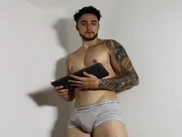 Chaturbate Sex Cam of latinboyvip_