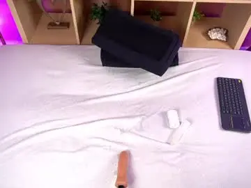 Chaturbate Live Sex Cam of raquel_lust