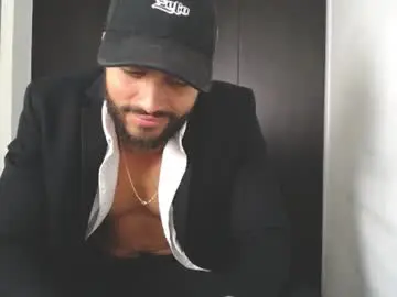 Chaturbate Live Sex Cam of claybrown_