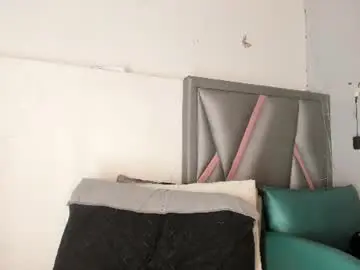 Chaturbate Best live sex cam show of golden_kiss23