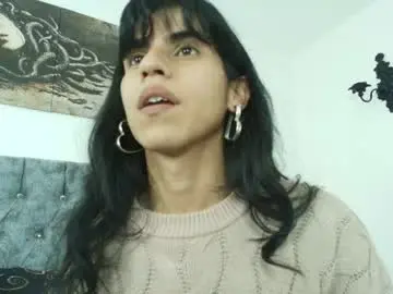 Chaturbate Live Sex Cam of bella_poisonous