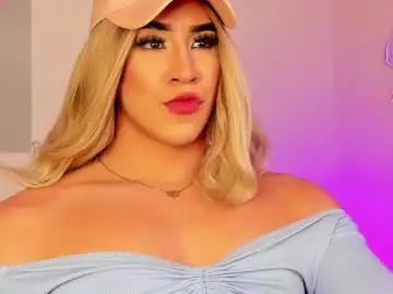 Chaturbate Live Porn of alonehazel