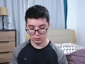 Chaturbate Live Sex Cam of kevinhunts