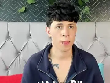 Chaturbate Live Sex Cam of axel_evanss