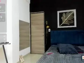 Chaturbate Live Sex Cam of valentina_herrrera
