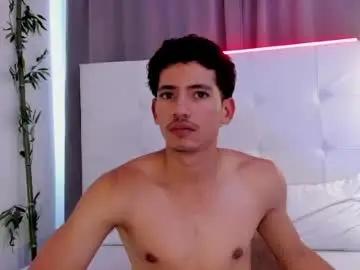 Chaturbate Live Sex Cam of alejo_exotic
