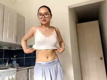 Chaturbate Live Sex Cam of kamilahschaff