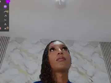 Chaturbate Live Sex Cam of mia_hiills
