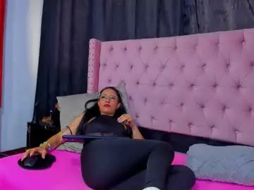 Chaturbate Live Porn of miadivinehyh