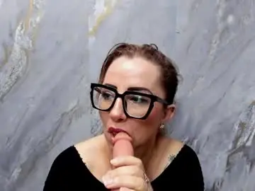 Chaturbate Nude Webcam of milf_drip