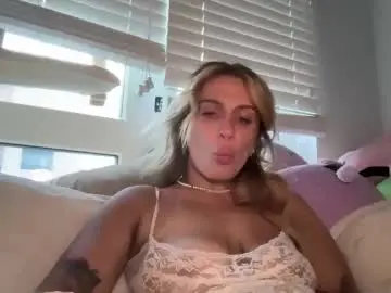 Chaturbate Free Porn Cam of lolaa555