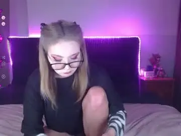 Chaturbate Live Sex Cam of shysweetrish