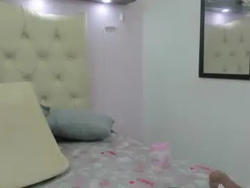 Chaturbate Watch Live Sex Cams of bella_ebony19