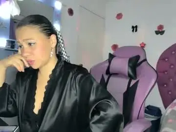 Chaturbate Live Sex Cam of roxy_lu_07