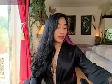 Chaturbate Live Sex Cam of bianca_transpinay