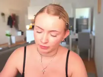 Chaturbate Live Sex Cam of shadowladyyy