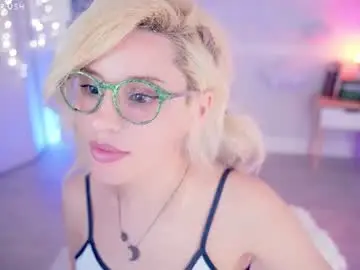 Chaturbate Nude Webcam of cherrycrush