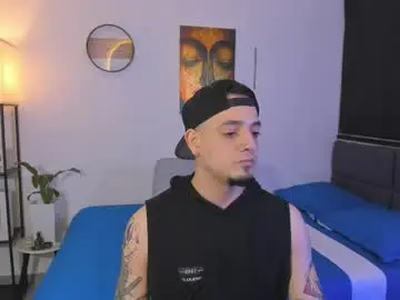Chaturbate Live Sex Cam of kendel_dimitri