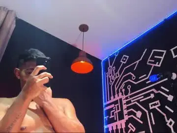 Chaturbate Live Porn of daniel_boy18
