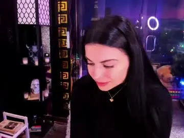 Chaturbate Live Sex Cam of alma_pearl