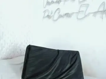 Chaturbate Sex Cam of brillit_squirt