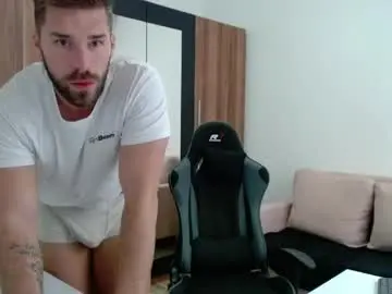 Chaturbate Live Sex Cam of darius_94