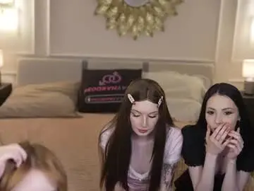 Chaturbate Watch Live Sex Cams of kira0541