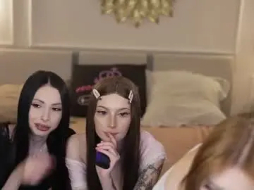 Chaturbate Nude Webcam of kira0541