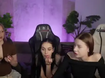 Chaturbate Live Sex Cam of kira0541