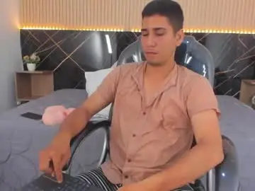 Chaturbate Live Porn of mauro_boy