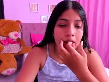 Chaturbate Live Sex Cam of zara_cute18