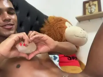 Chaturbate Free Live Porn of david_hot44